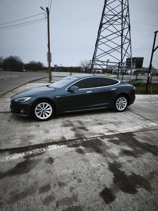 Tesla Model S 75