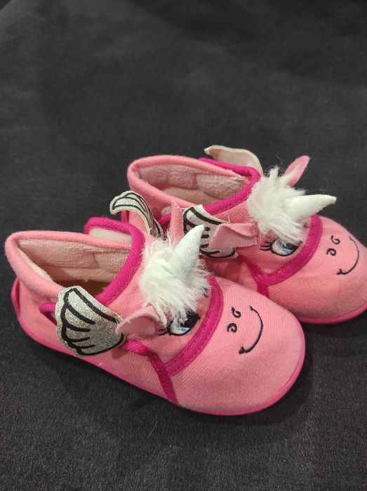 Kapcie dla dziewczynki 27