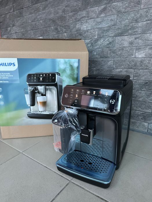 Кавомашина Philips Latte Go EP5500 нова з коробю вітринний зразок: 18 ...