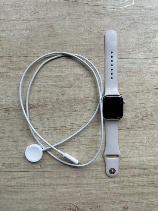 Смарт-годинник Apple Watch SE