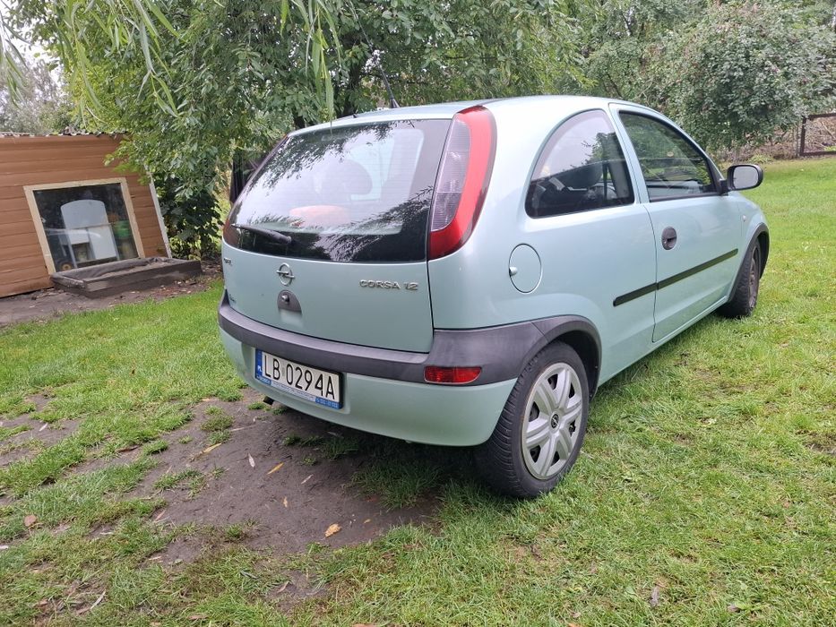 Opel Corsa.    C