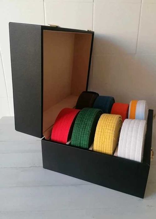 Caixa Coleção Cintos Artes Marciais Karaté Judo Black Box Martial Arts