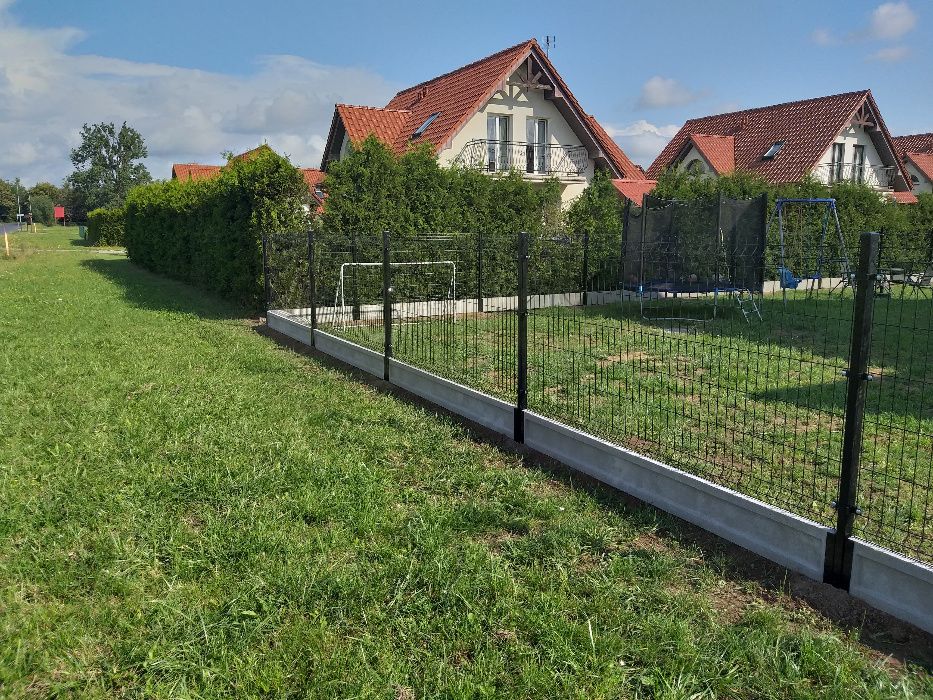 montaż ogrodzenia, panele, siatka , podmurowka