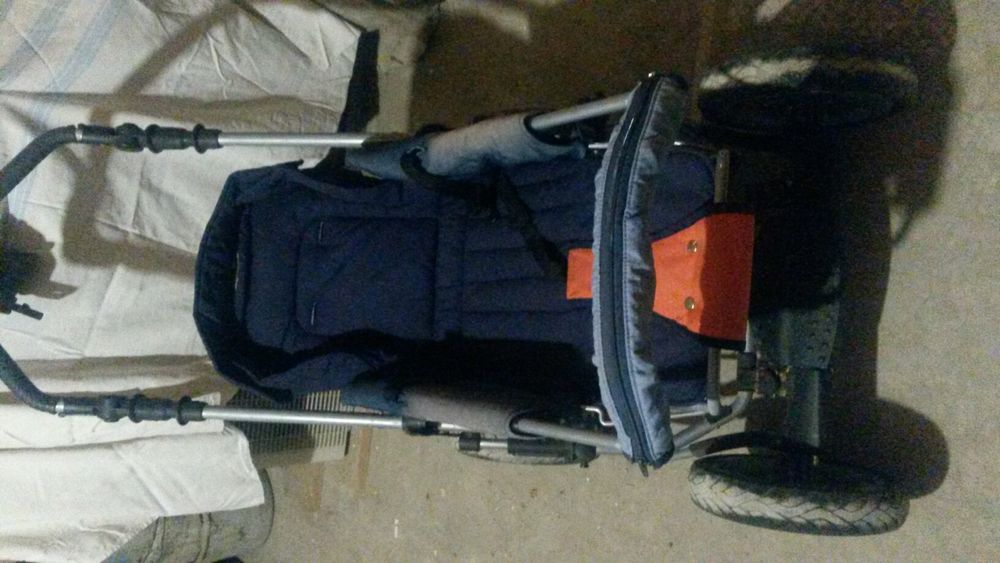 Коляска 3 в 1-зима+лето+люлька,добротная