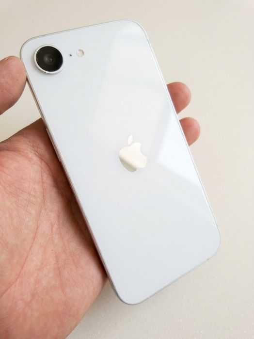 iPhone 16E – Branco | 9 meses de uso (Bateria a 99%) | Estado Impecável
