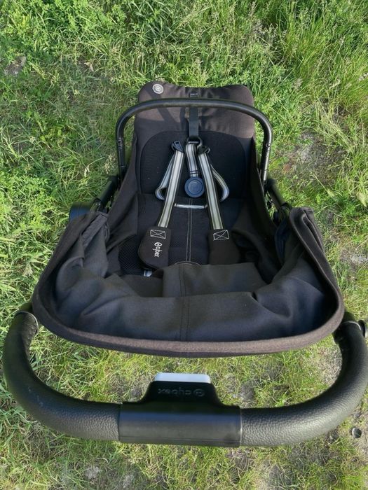 Прогулянковий візочок Cybex beezy