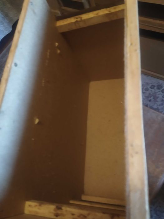 Ящик для перевозки пчелопакетов.