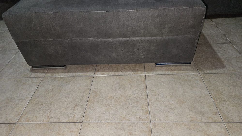 Sofá com chaise longue