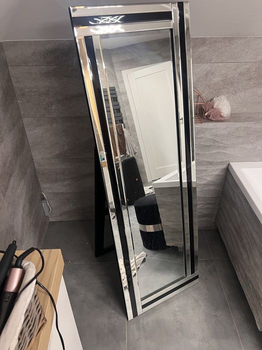 Lustro srebrne ozdobne