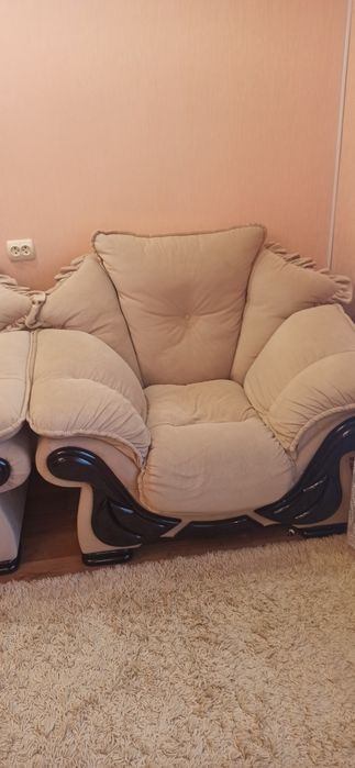 Диван з кріслами