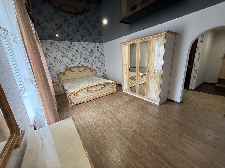 Продажа  добротной 1-ки 8 марта, район 8 причала