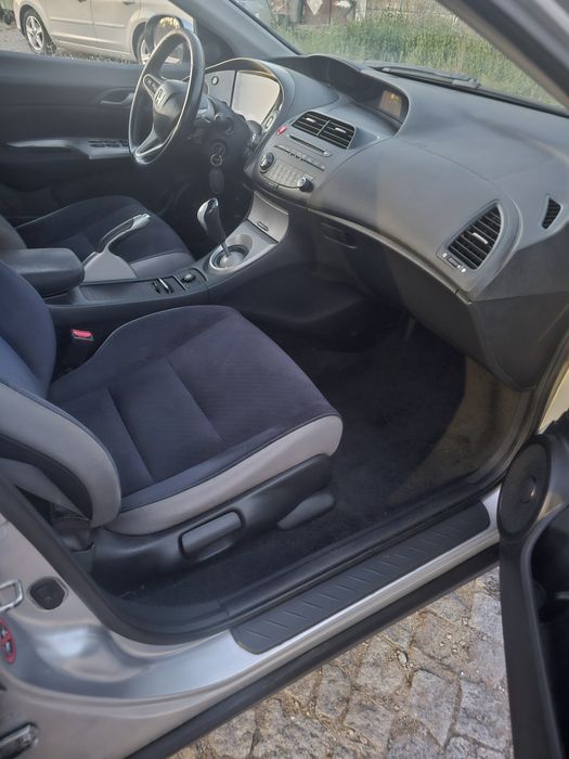 Honda civic impecável