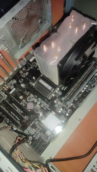 Комплект  FX6100, gigabyte ga-970a,16gb ddr3.