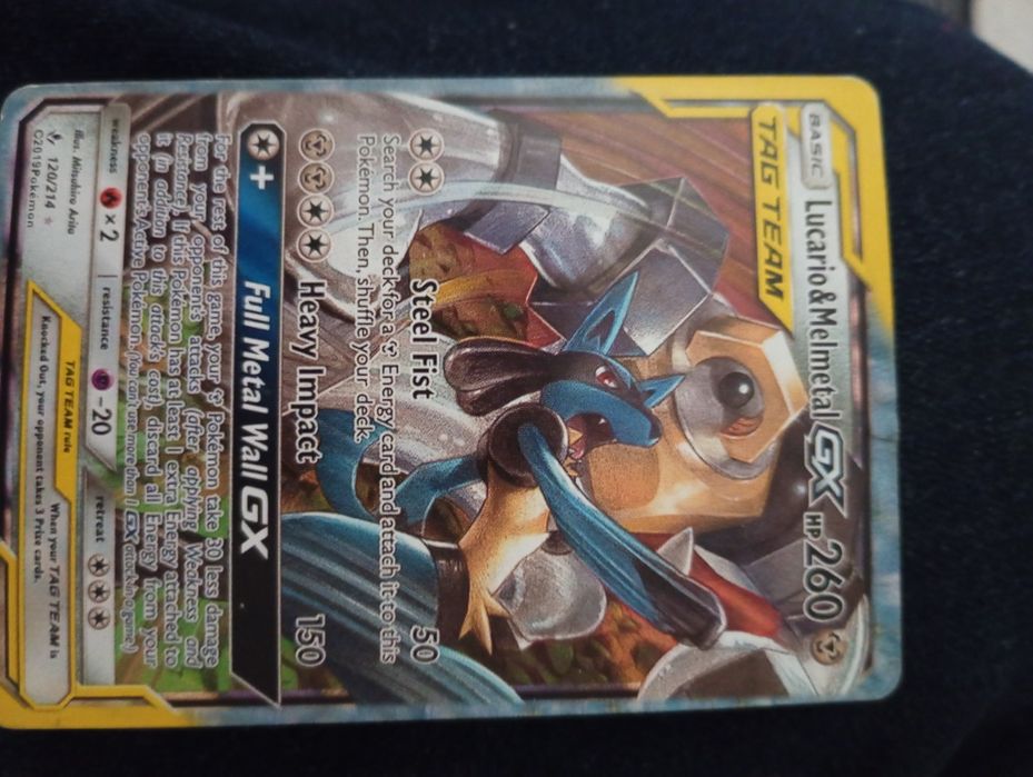 Carta Pokémon rarississima lucario e mermetal