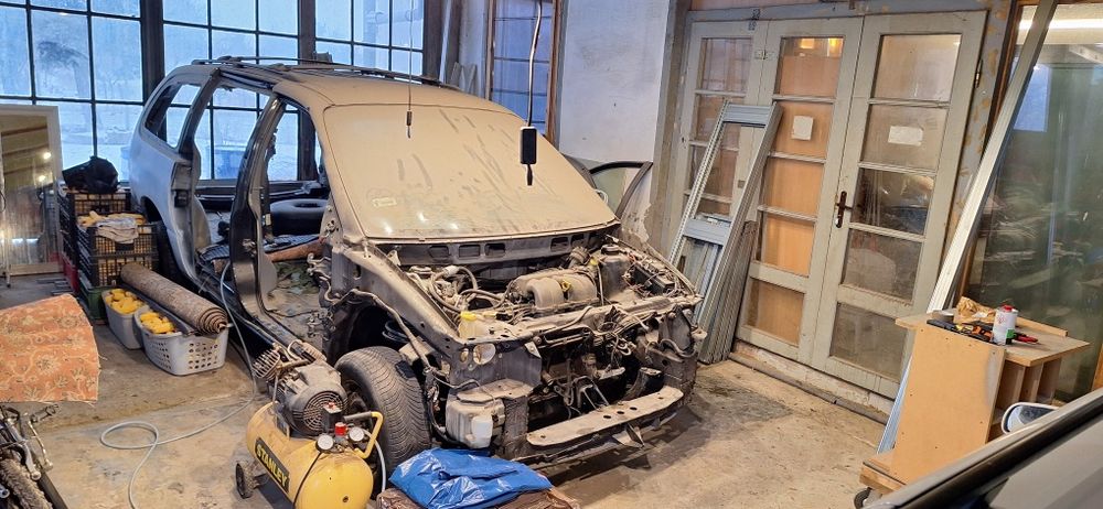 Nie skończony projekt grand voyager 2.4 lpg  2000.rok