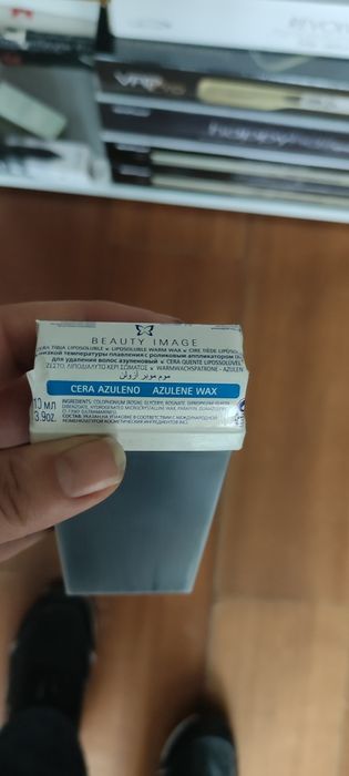 Cera roll on Beauty Image