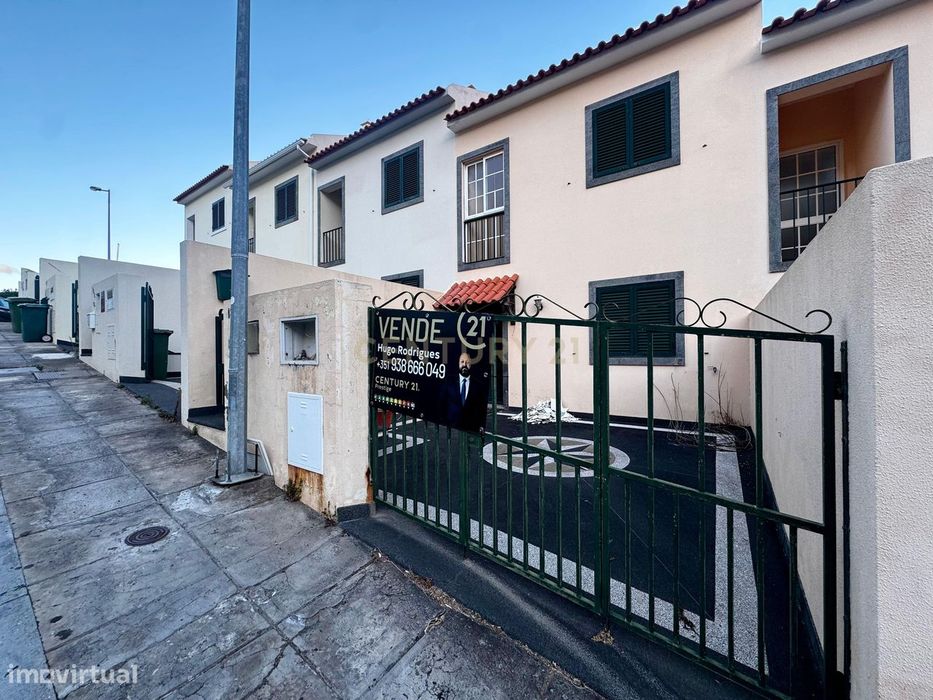 Gaula de Baixo. Moradia T3 com Suite, Vista Mar e Potencial