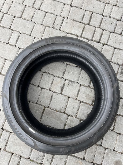 Шины  Pirelli P Zero 98Y 245/40 r19 в хорошем состоянии Румыния