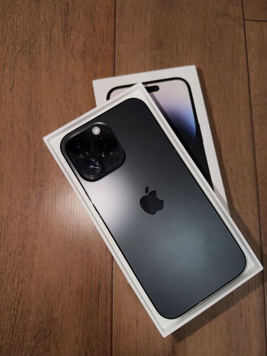 iPhone 14 Pro Max 256GB у стильному Space Black кольорі.