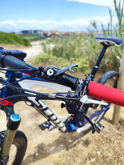 Scott Spark 710 Carbono (Tam. M) – Suspensão Total (27.5