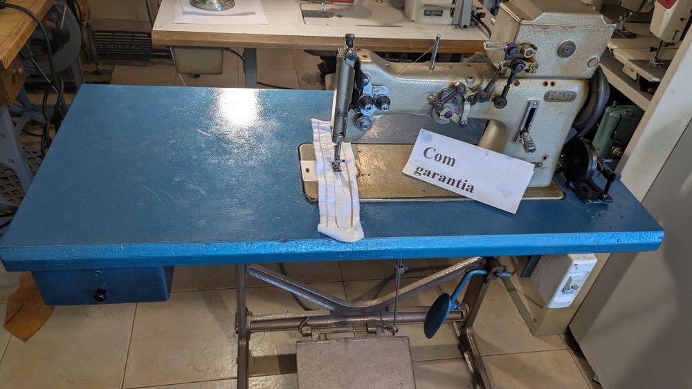 Máquina de costura Zig zag e ponto a direito  industrial industrial