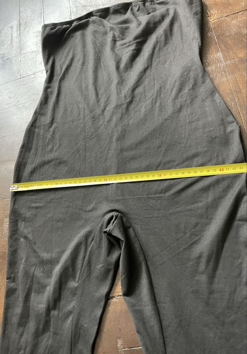 Kombinezon jednoczęściowy czarny z odkrytymi ramionami