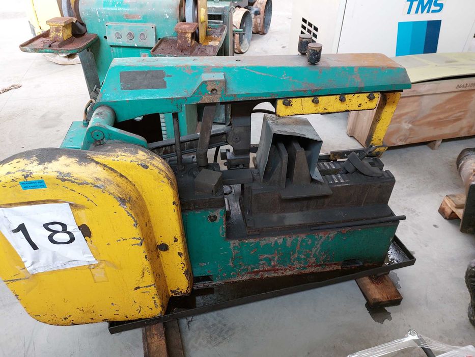 Maszyny do obróbki metalu [tokarka,piła taśmowa, wiertarka kolumnowa]