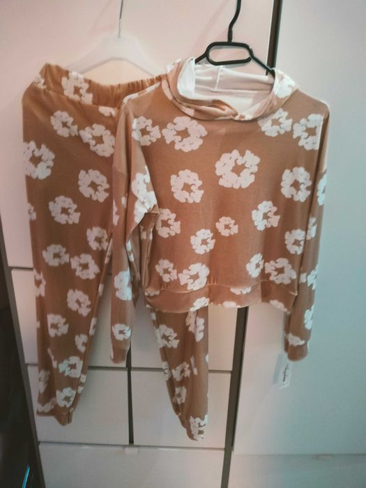 Nowy dres welur 152cm