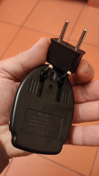 Зарядное устройство для любых аккумуляторов - лягушка зажим