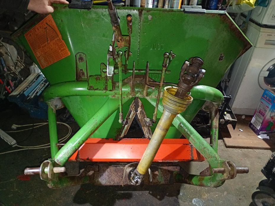 rozsiewacz do nawozów amazone  400l siewka siewnik