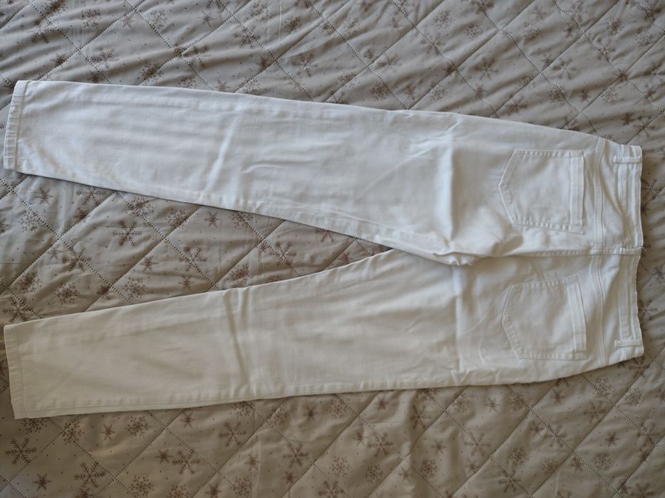 Spodnie damskie białe z haftem