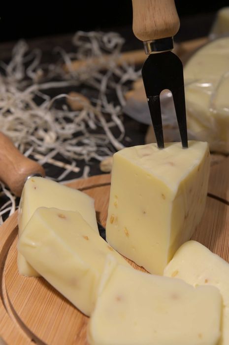 Натуральні сири від виробника: свіжі сулугуні, моцарела, бринза, масло