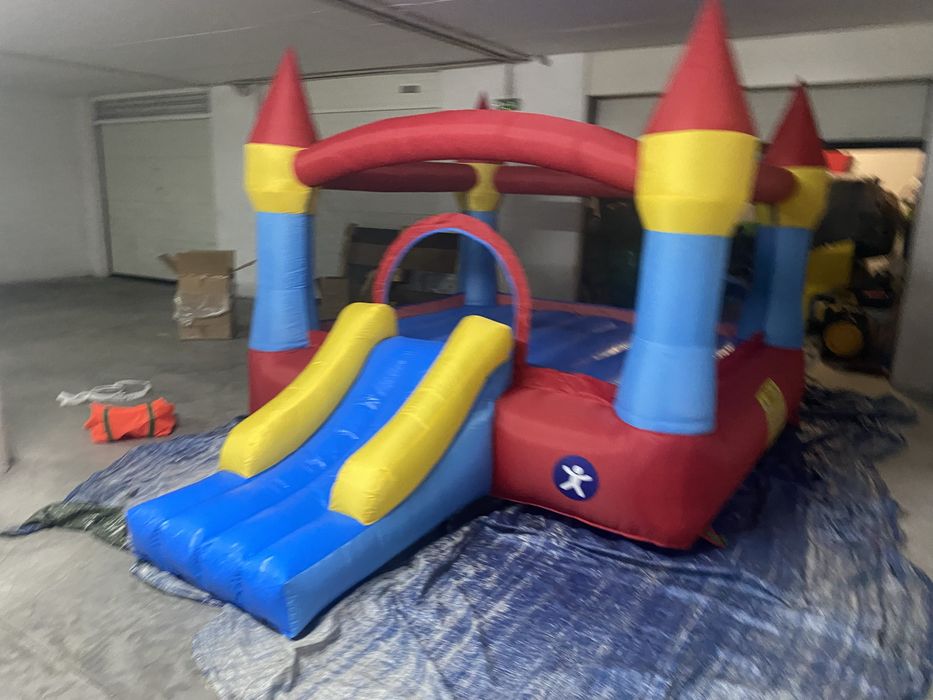 Insuflavel castelo em nylon