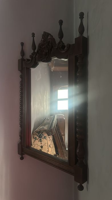 Mobília( cama, mesas de cabeceira)