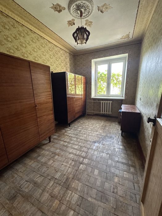 Продам 3х комнатную квартиру "сталинка" ул. Пушкинская, район старого ЖД вокзала