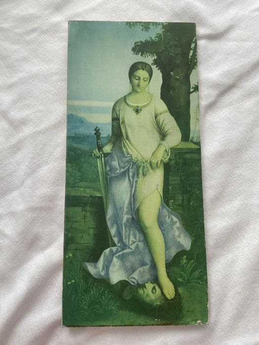 Obraz w zielonej tonacji – postać kobieca w naturze