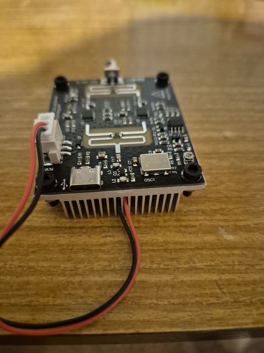 Глушилка - Генератор сигналов Bluetooth 2.4 ГГц (2W) и Wi-fi