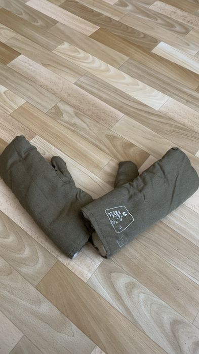 Армійські хутряні рукавиці