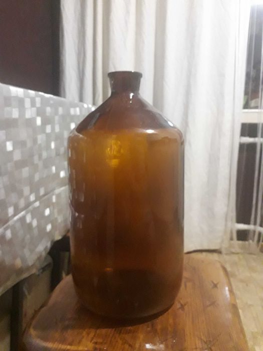 Продам бутли 5л., 4л., 2л.