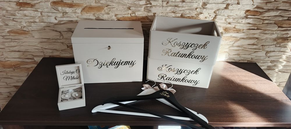 Pudełko na koperty i obrączki, koszyczki ratunkowe, wieszaki. Beżowe