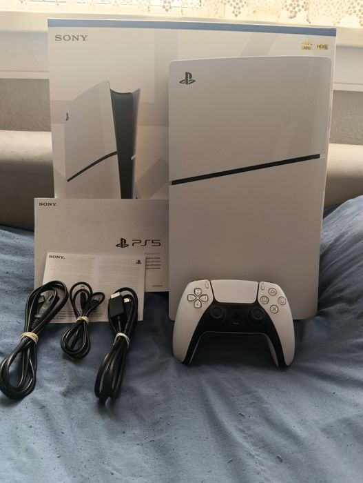 Konsola PS5 Slim 1TB Napęd Gwarancja stan idealny.