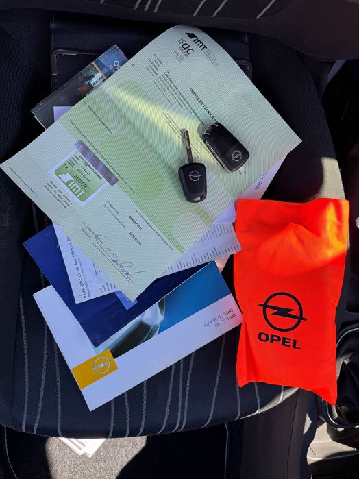 Opel Corsa D  1.2 Black Edition Poucos Quilómetros