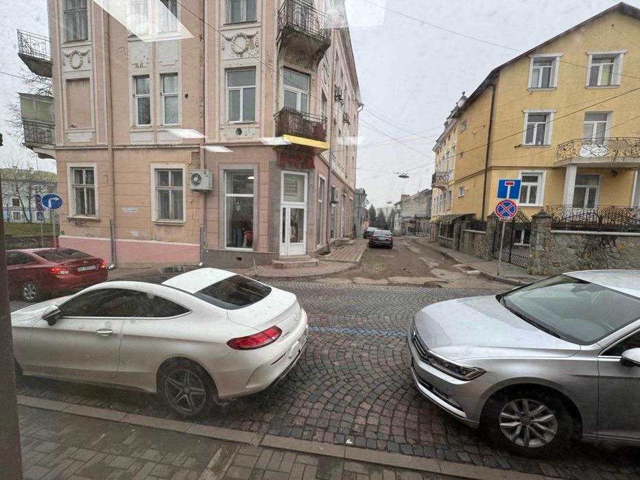 Оренда фасадного комерційного приміщення, Центр, м. Дрогобич!