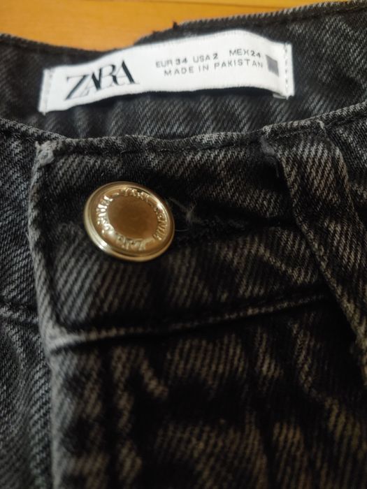 Джинси Zara  чорні 34р