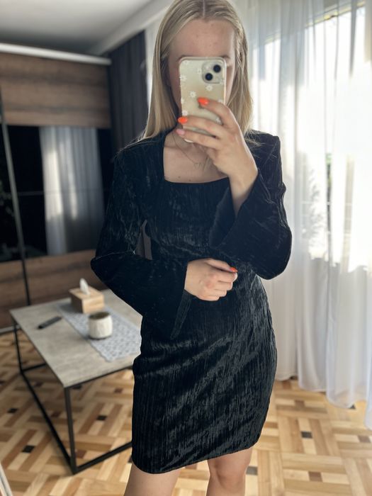 czarna sukienka rozmiar M/38 sylwestrowa wieczorowa dekolt