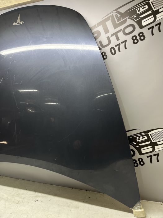 Капот Tesla Model 3