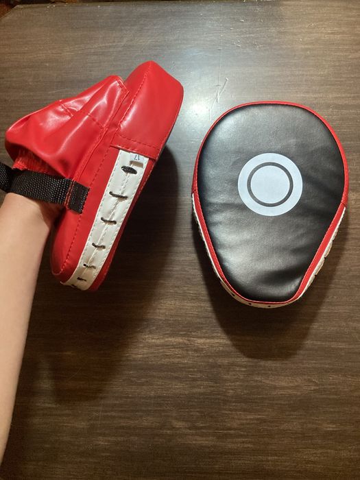 Боксерські лапи.