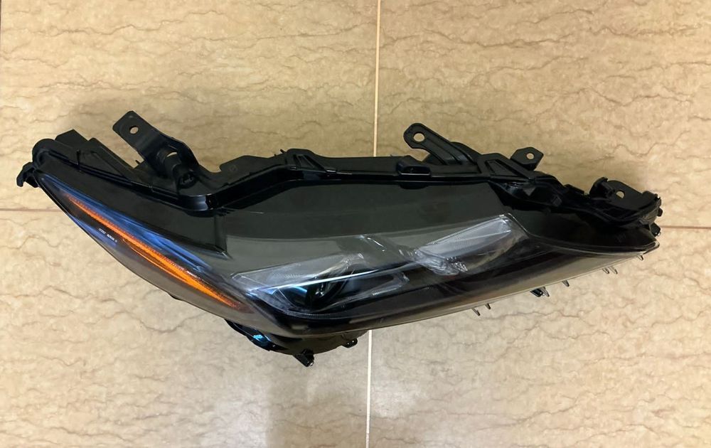 Фара Toyota Camry 70 USA права оригінал 2018 2019 2020 2021 2022 2023