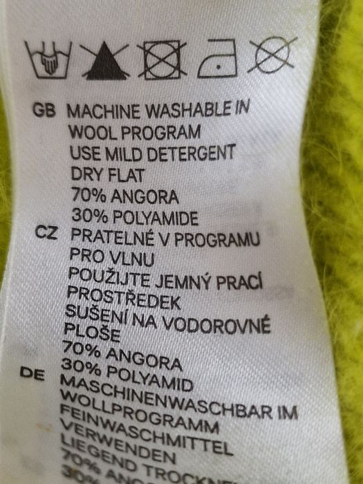 Sweterek angorka"H&M".
