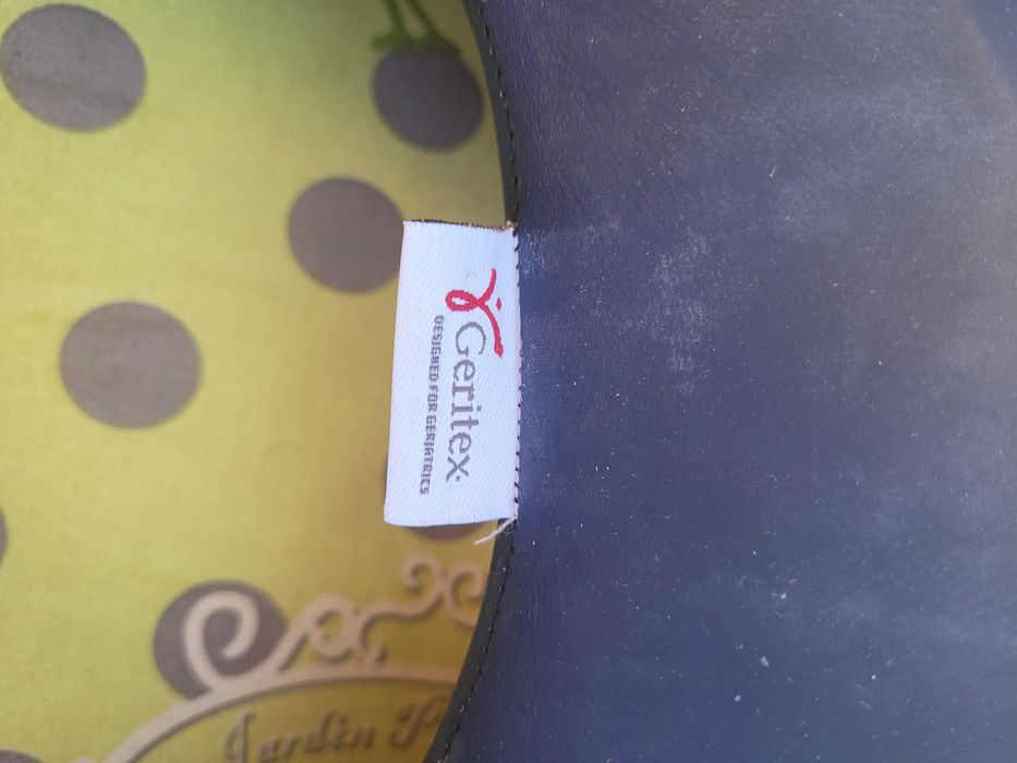 Almofada anti-escaras com orifício central